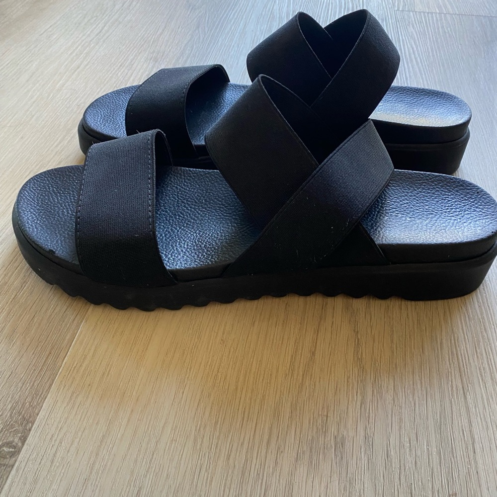 L’intervalle chunky slingback Black Women's Sandals